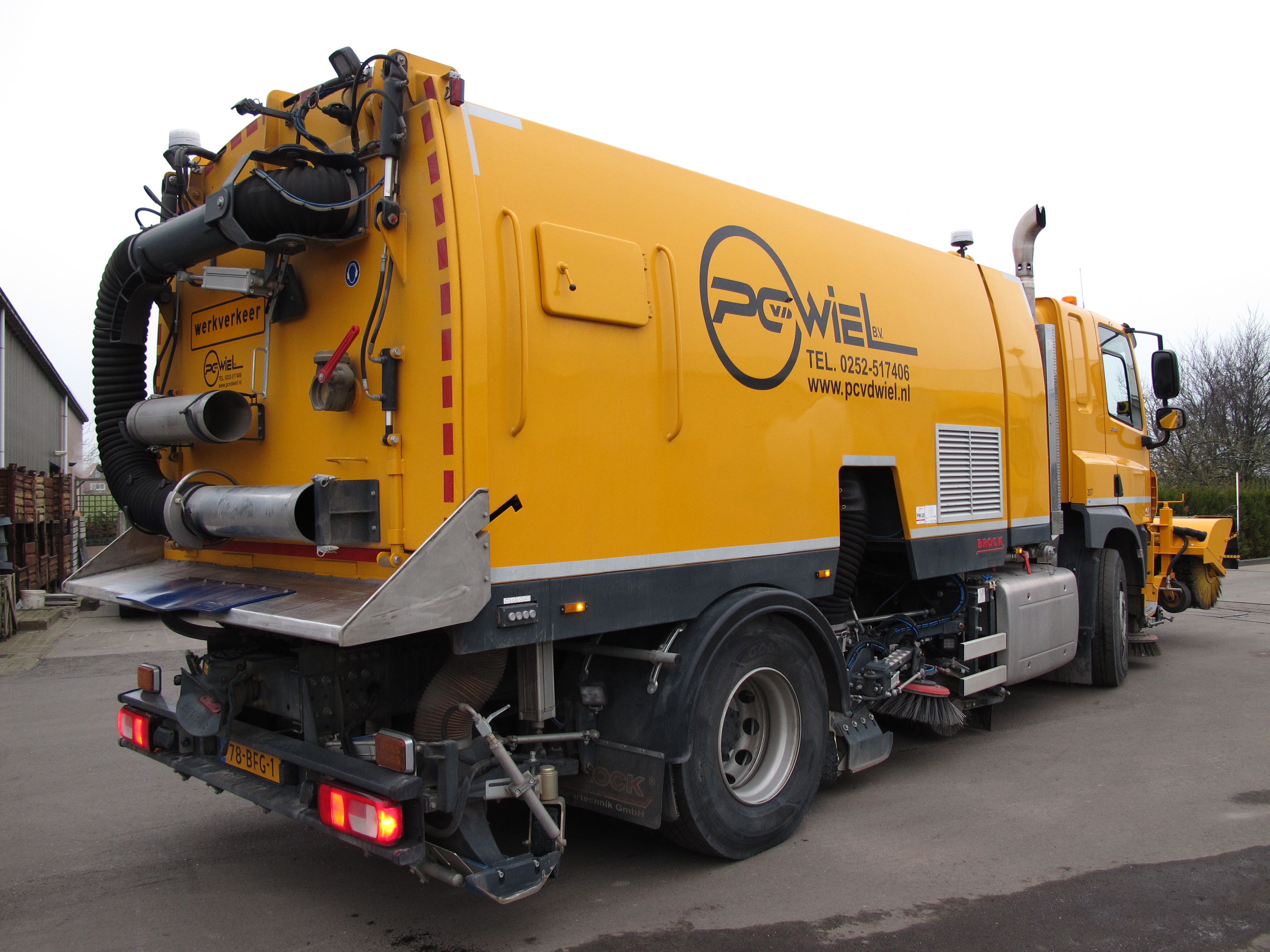 veegmachine wegdekreiniger